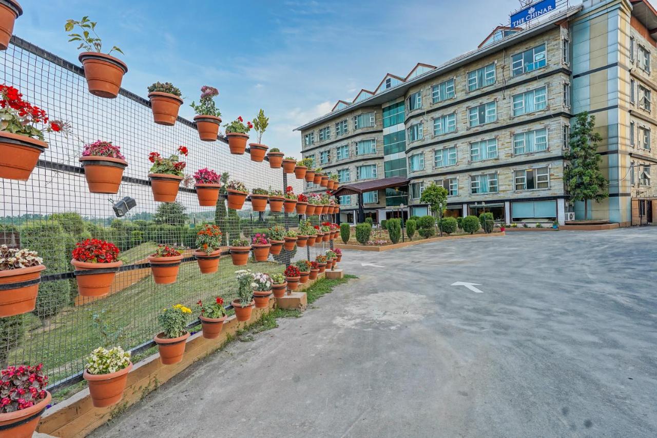 Hotel The Chinar Srinagar Exterior foto