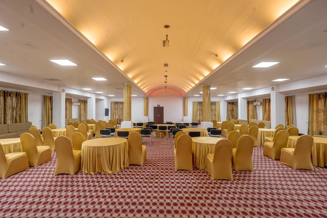 Hotel The Chinar Srinagar Exterior foto