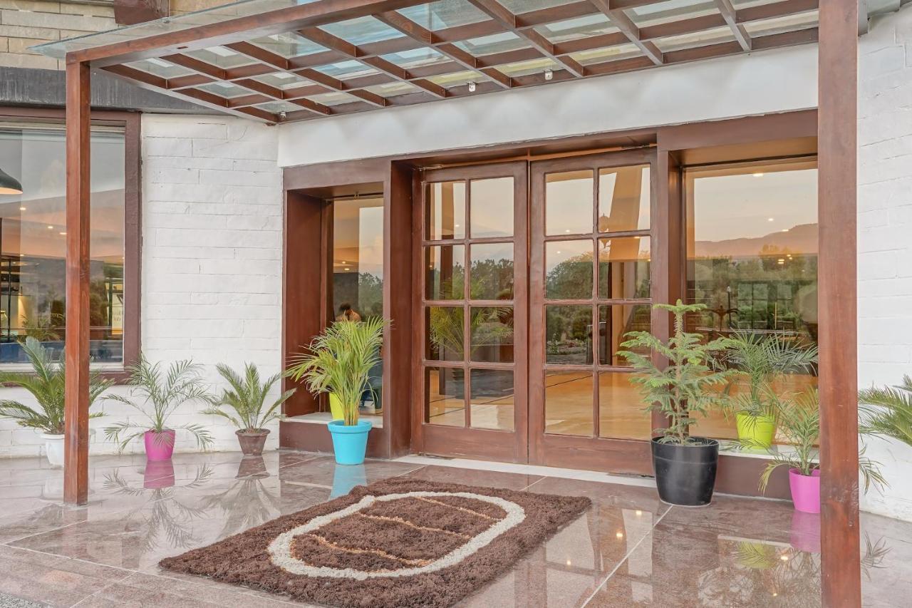 Hotel The Chinar Srinagar Exterior foto